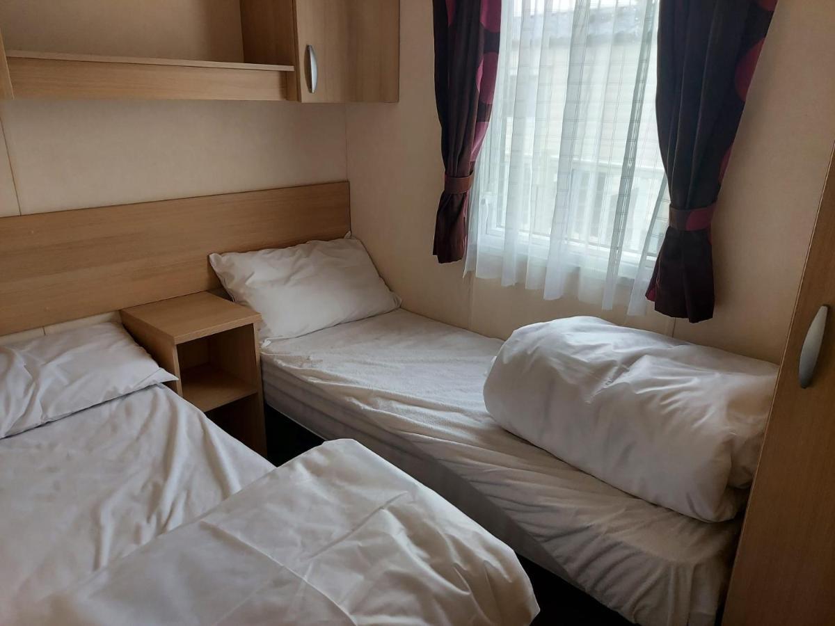 6 Berth Pet Friendly Caravan On Sandy Glade Berrow Exterior foto